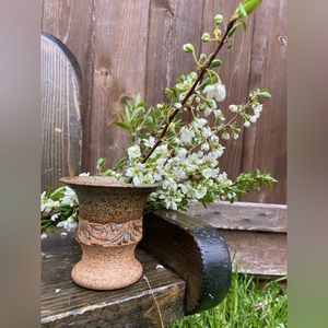 Robin Righton Canadian Studio pottery /wax resistance / 1970s / stoneware vase